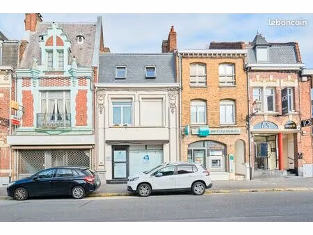 bailleul centre ville: appartement de deux chambres