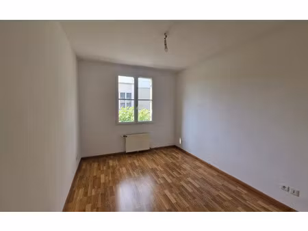 location appartement  38.2 m² t-2 à brie-comte-robert  790 €