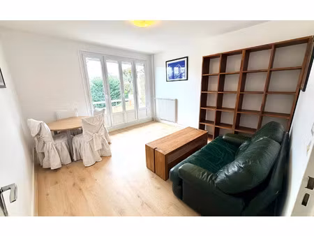 location appartement  m² t-2 à rosny-sous-bois  900 €