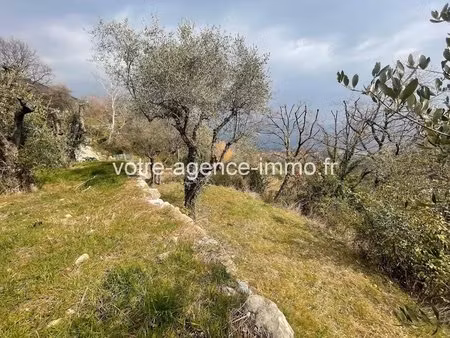 rare  carros proche village au calme absolu très beau terrain