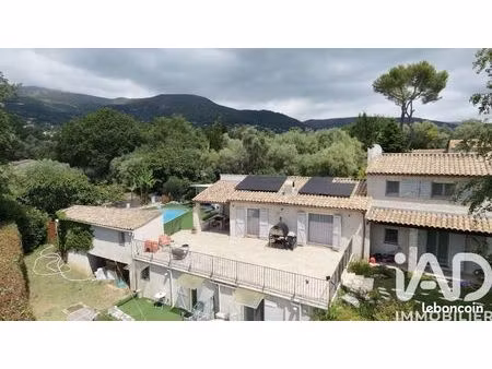 villa 7 pièces 217 m²
