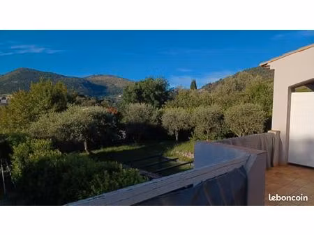 2 pièces dans villa