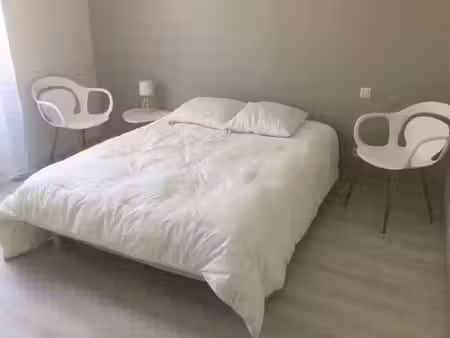 location meublée appartement 2 pièces 45 m² à eauze (32800)  620 €