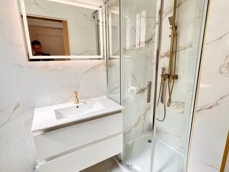 36m2 refait à neuf au calme avenue cyrnos