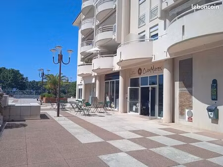 antibes les pins - local commercial 296 45 m² avec grande réserve et monte-charge
