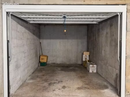 grand garage / box sécurisé (idéal suv) - paris 19