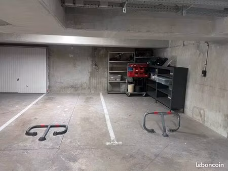 double place de parking au sous-sol