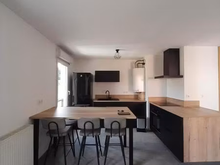 t3 meuble avec terrasse et parking exterieur