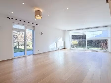 duplex à louer avec terrasse et jardin   la hulpe (vbe24568)