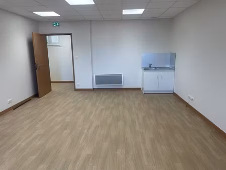 immobilier professionnel à louer mont-roc