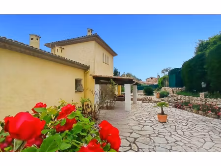 maison gattières 270 m² t-8 à vendre  1 459 000 €