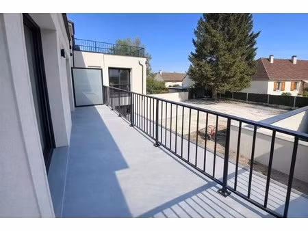 2 pieces avec grand balcon