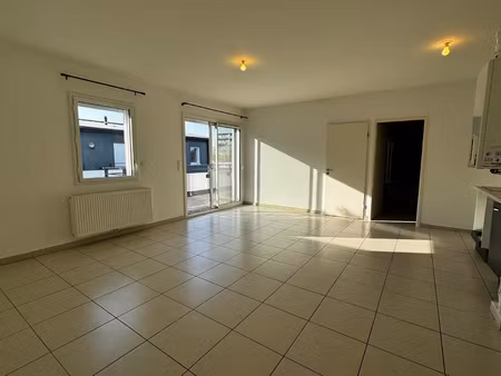 mérignac - proche centre ville - très joli t3 avec parking e