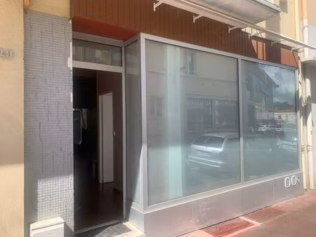 vente commerce vichy 03200 69m²