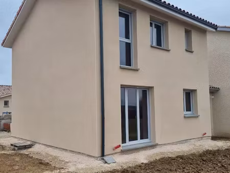 location maison 3 pièces 70 m² à ambarès-et-lagrave (33440)