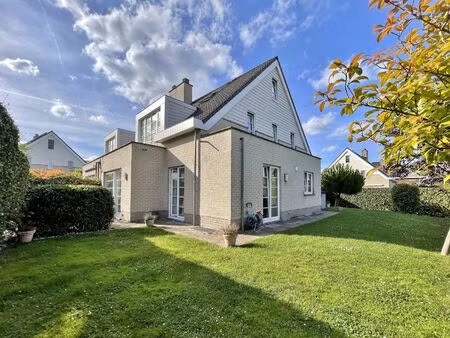 maison à louer avec garage et terrasse   woluwe-saint-pierre (vbe24583)