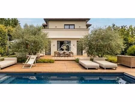 maison avec piscine et jardin saint-didier-au-mont-d’or (69)