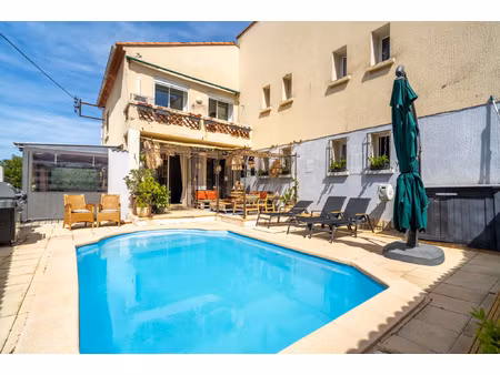 le brusc - villa avec piscine 5 ch et 2 studios