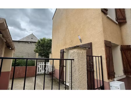 location maison  m² t-1 à villenoy  940 €