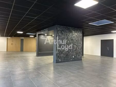 location commerce vichy 03200 298m²