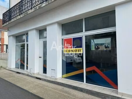 location commerce vichy 03200 75m²