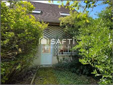 ensemble de deux maisons totalisant 288 m² et 7 chambres sur un jardin clos de 1293m².
