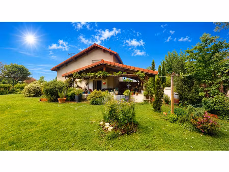 saint romain le puy  maison avec terrain de 574 m2