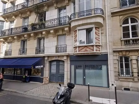 boutique 46 m² paris 7ème