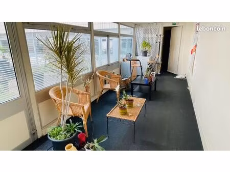 bureau équipé 3 postes 13m2 à paris 17 - 18 avec terrasse