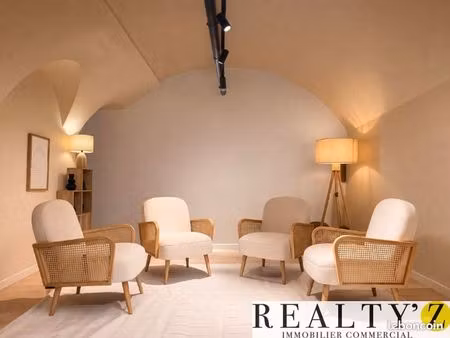 local commercial 203 m²