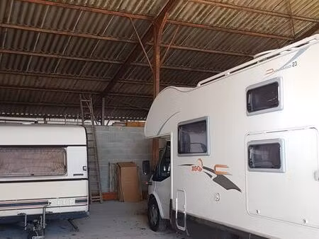 parking caravane