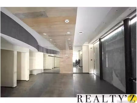 local commercial 151 m²
