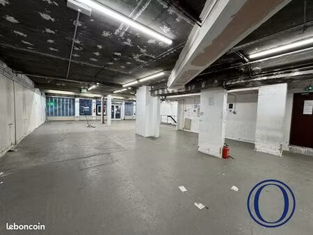 local 780 m² paris