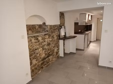 a louer charmant t2 rénové  au calme