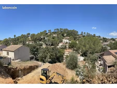 terrain viabilisé et aménagé d’une surface totale de 747 m²
