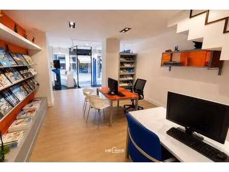 handelspand met etalage in centrum beveren – vrasenestraat