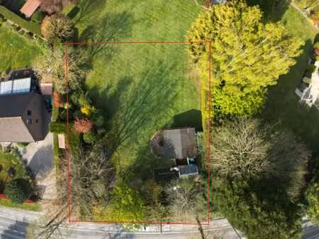 accès facile a8  terrain pour villa 4 façades