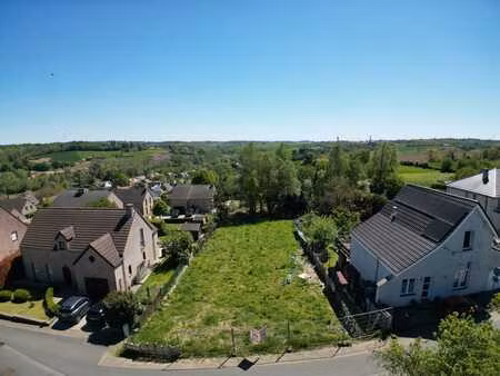 terrain dans quartier calme avec belle vue