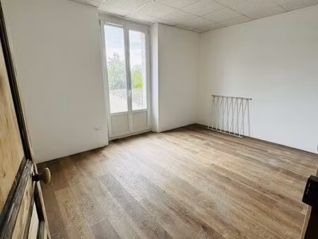 ? t3 60 m² – 1er étage – entièrement rénové – disponible 1er juillet