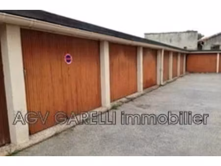 location parking 13 m² à toulon (83000)  130 €