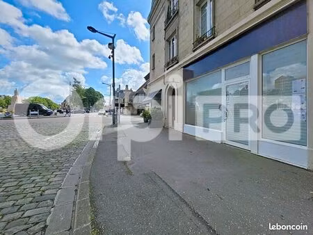 local commercial 65 m²