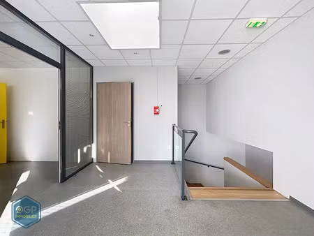 location locaux professionnels 5 pièces 130 m² à fronton (31620)  950 €