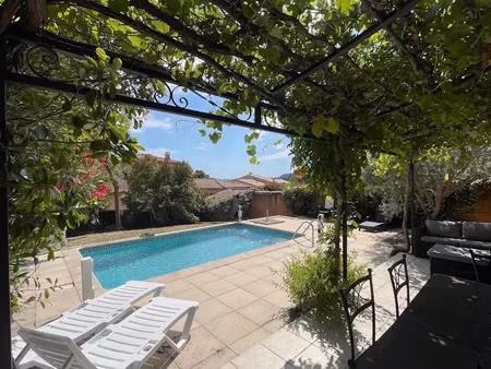 location meublée maison 4 pièces 100 m² à puyloubier (13114)  1 950 €