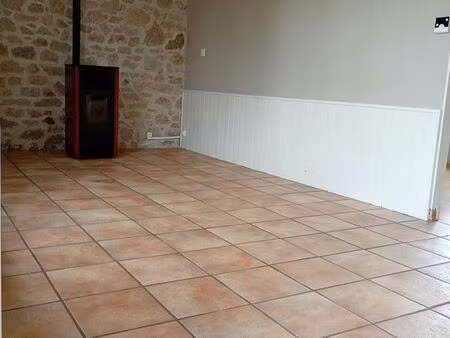 maison f3 avec balcon et jardin et garage