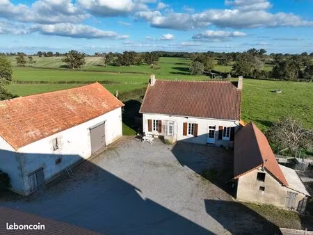 ancien corps de ferme à 10min de st pourçain sur sioule