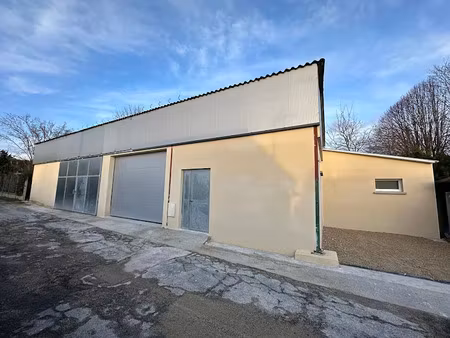 location locaux professionnels 106.5 m² à troyes (10000)  650 €
