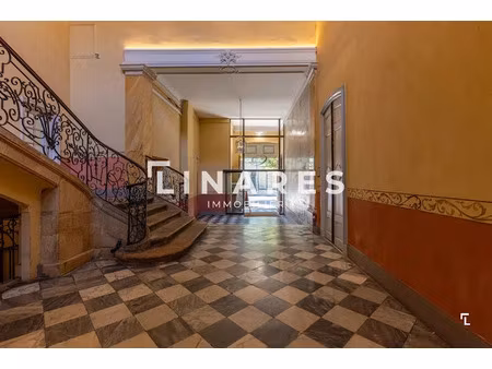 location locaux professionnels 1 pièce 27 m² à aix-en-provence (13090)  833 €