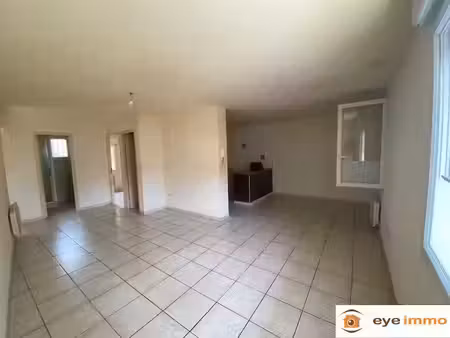 location locaux professionnels 3 pièces 65 m² à serignan (34410)  588 €
