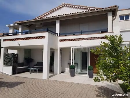 villa 8 pièces  154m2 – 2 appartements – centre à pieds - saint-aygulf