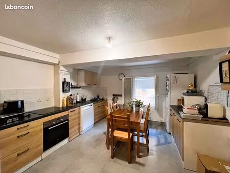 studio 1 pièce 45 m²
